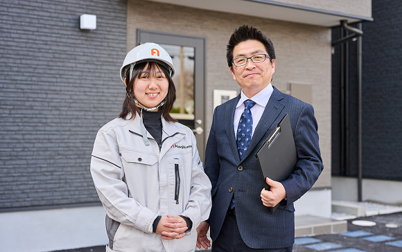 土地選定から施工・管理までワンストップでリスク抑えた継続サポートを行う、評判の良いアパックスホームの従業員