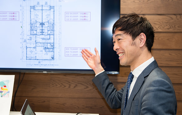 アパート経営のご相談を行う様子